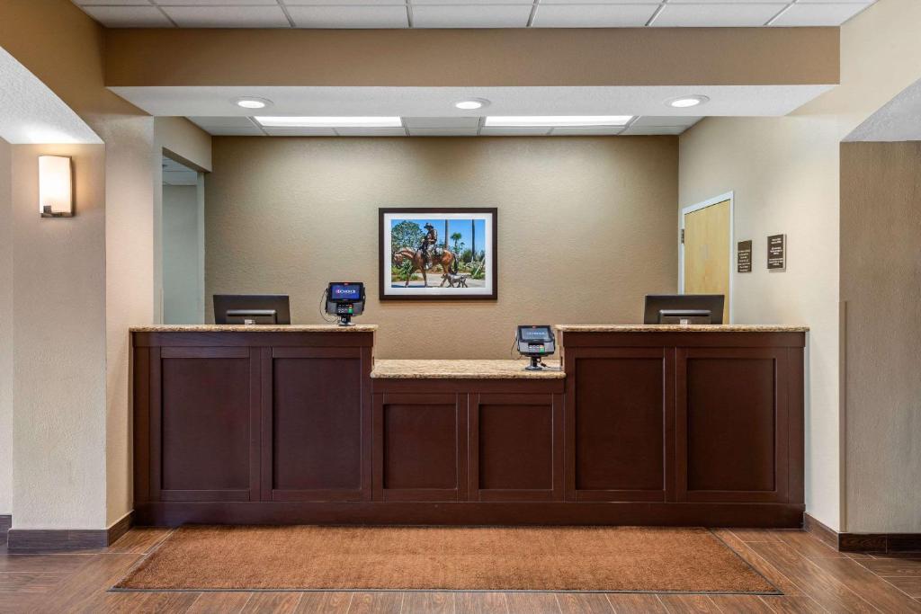 Comfort Inn & Suites Wildwood – The Villages Main image 2